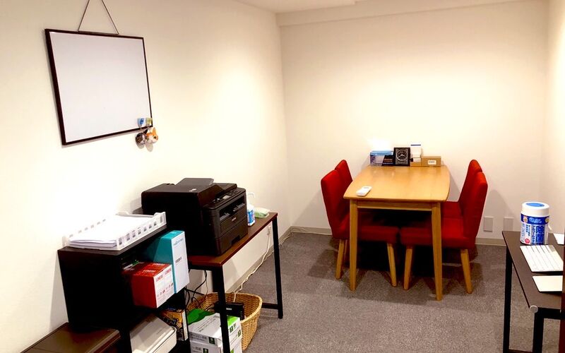 塾に入るとロビーがあります。